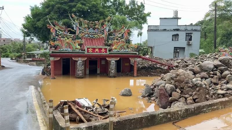 長興宮淹水情況。（圖／翻攝畫面）