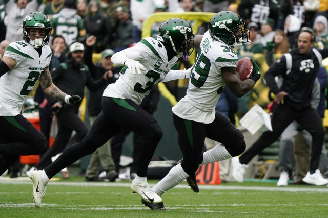 Jets soar past Packers 27-10