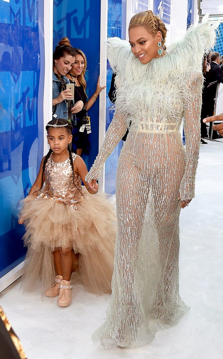 Beyoncé and Blue Ivy Carter at the 2016 MTV VMAs. (Photo: Kevin Mazur/WireImage)