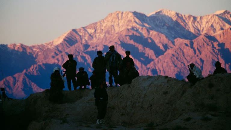 Los muyahidines de Ahmad Shah Massoud entre el valle de Panjshir y Kabul, 1996