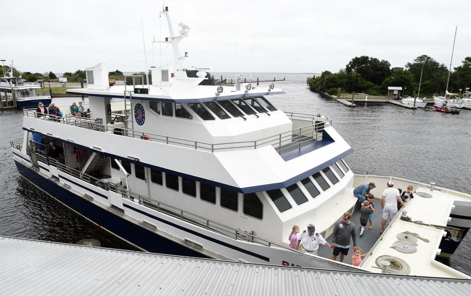Residents living in the village of Bald Head Island say they want to see the island stop its costly legal battle over the island's ferry system.