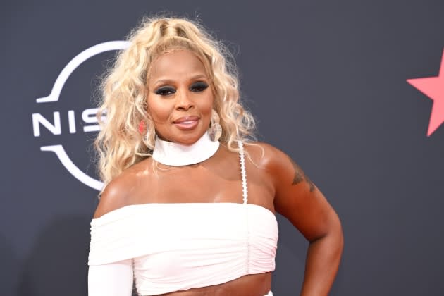Mary J. Blige's Grammy Dress Has The Sexiest Cutouts!: Photo