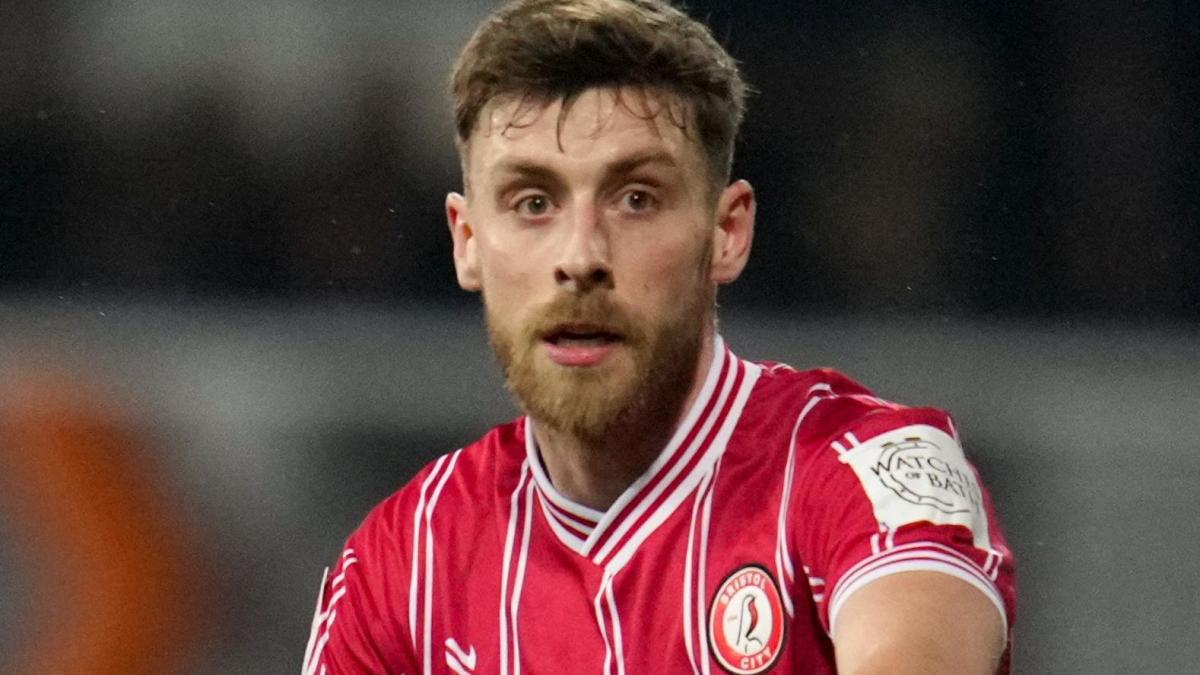 Bristol City renews contract with Williams