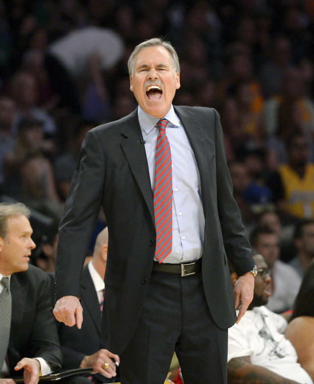 Lakers Coach Mike Dantoni Resigns 2404