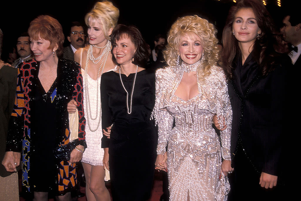 Shirley MacLaine, Daryl Hannah, Sally Field, Dolly Parton and actress Julia Roberts attend the "Steel Magnolias" premiere in New York City on Nov. 5, 1989, in New York City. (Photo: Ron Galella, Ltd./Ron Galella Collection via Getty Images) 