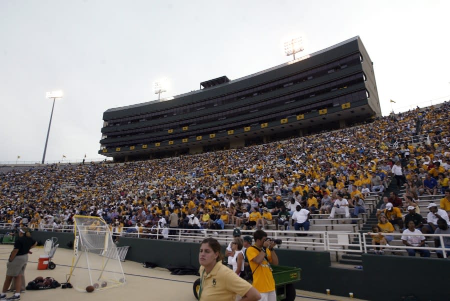 WACO, TX – AUGUST 30: General view of Floyd Casey Stadium during the game between the Baylor University Bears and the University of Alabama at Birmingham Blazers on August 30, 2003 in Waco, Texas. UAB won 24-19. (Photo by Stephen Dunn/Getty Images)