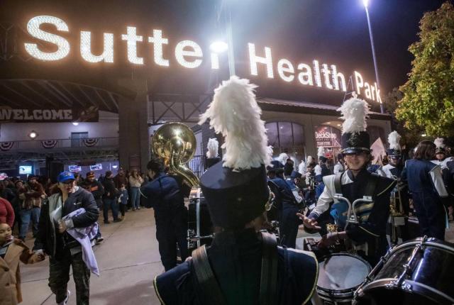 Chihuahuas take on Sacramento River Cats