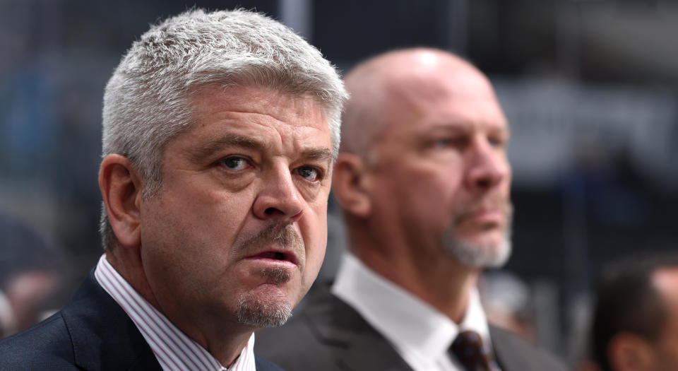 Los Angeles Kings head coach Todd McLellan bench boss did not hold back while discussing the play of his team to the media following a third-straight loss on Sunday. (Photo by Juan Ocampo/NHLI via Getty Images)