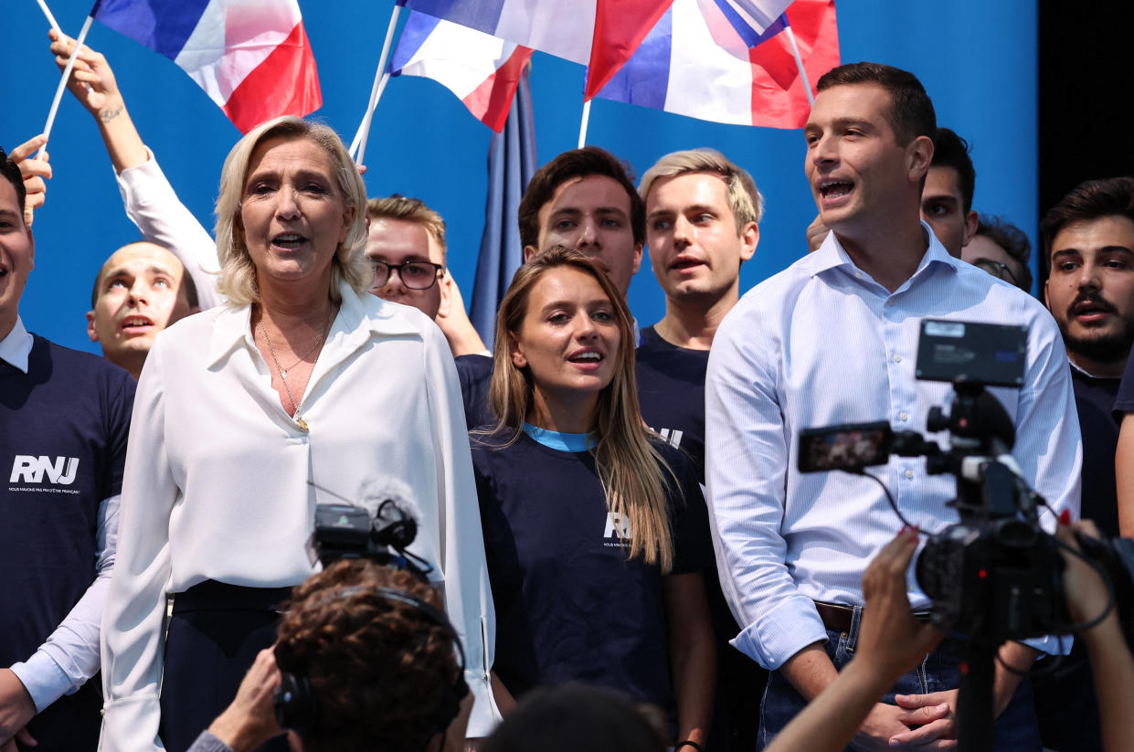 Marine Le Pen et Jordan Bardella photographiés samedi 16 septembre aux arènes de Beaucaire. 
