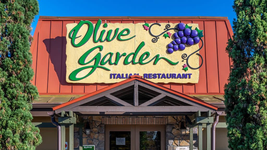 olive garden restaurant exterior