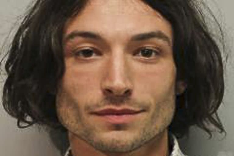 Ezra Miller, en una foto tomada por el departamento de policía de Hawaii, donde protagonizó un altercado