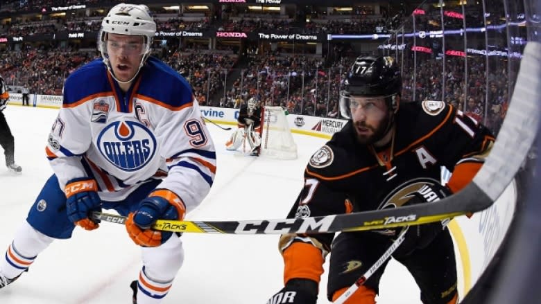 'Whining' and 'white gloves': Oilers, Ducks coaches trade shots before crucial Game 4