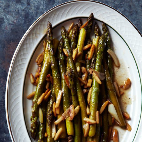 Asparagus with Toasted Almonds and Garlic