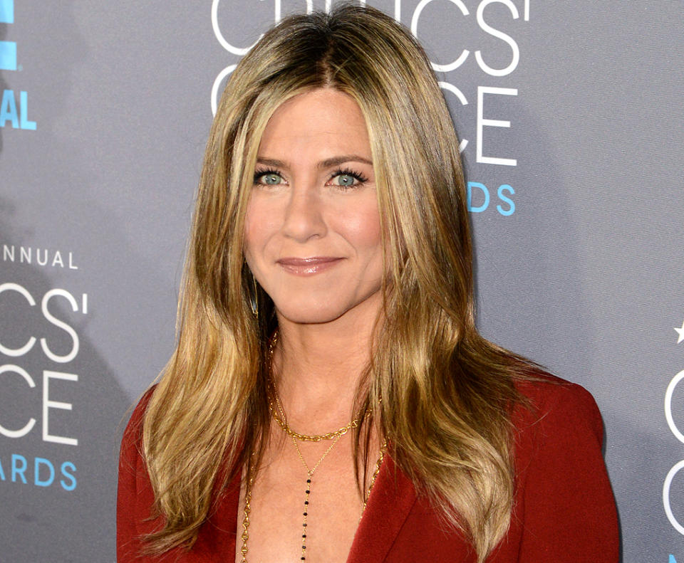 How to Mix Colors for Your Perfect Match Like Jennifer Aniston