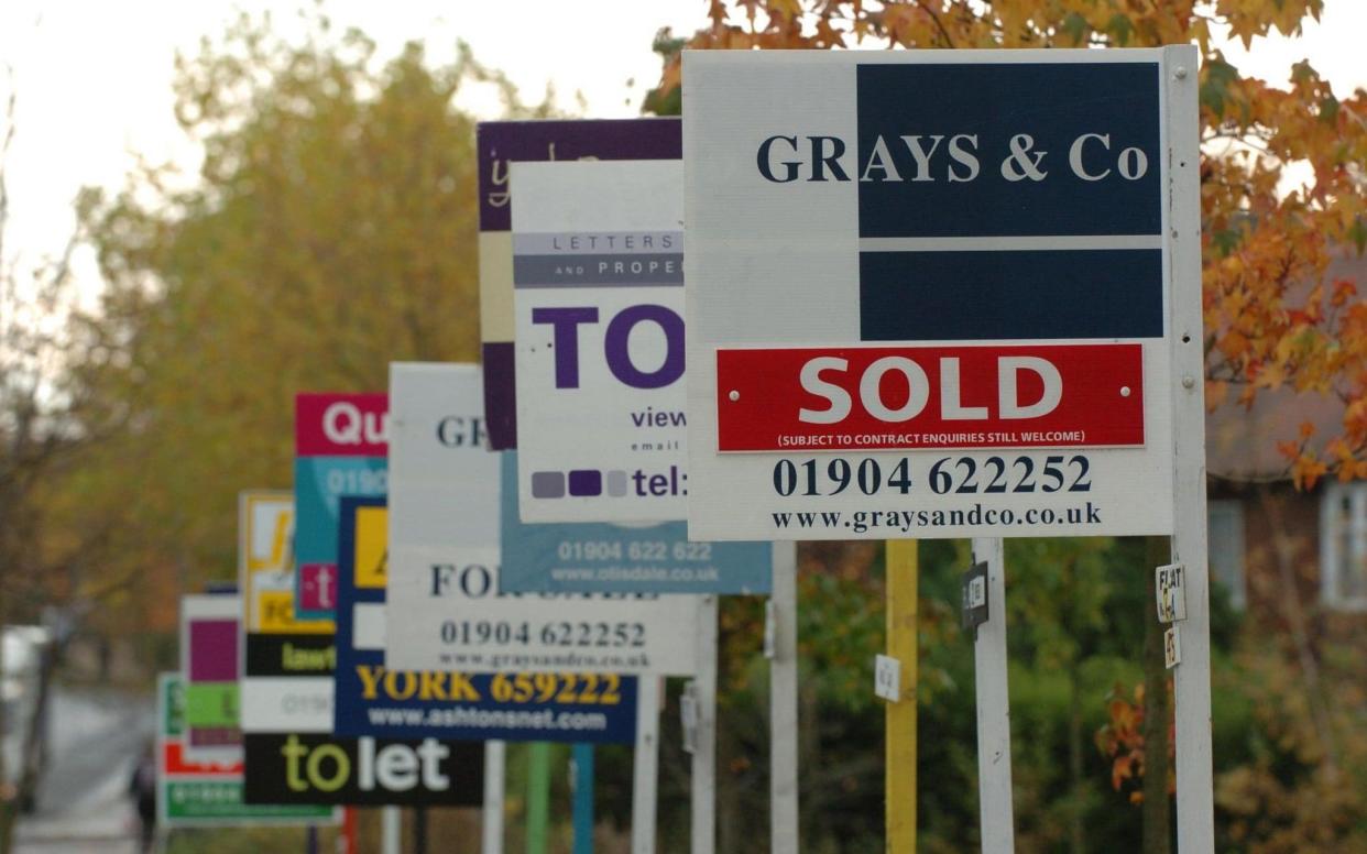 Across the UK there were 170,000 home-movers in the first half of 2018, compared with 175,500 first-time buyers, it found - Chris Radburn