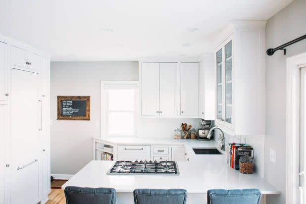 14 Times White Kitchen Cabinets Transformed A Space