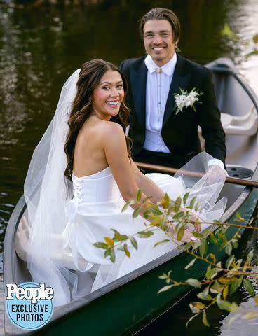 <p><a href="https://carterroseweddings.com/" data-component="link" data-source="inlineLink" data-type="externalLink" data-ordinal="1" rel="nofollow">Carter Rose </a></p> Caelynn Miller-Keyes and Dean Unglert enjoy a boat ride on their wedding day.