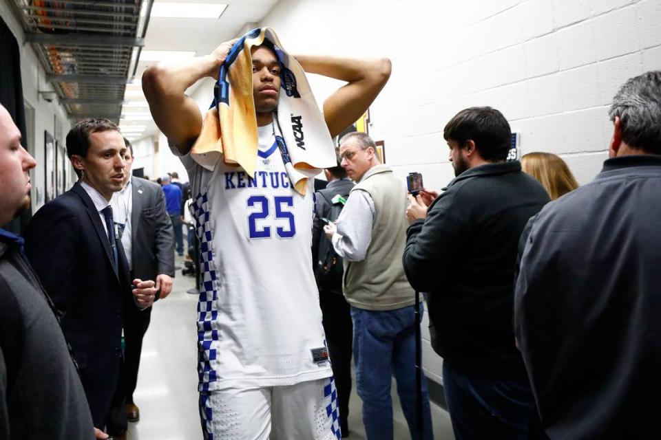 Kentucky forward PJ Washington (25) appeared dejected following UK’s 61-58 loss to Kansas State in the 2018 NCAA Tournament round of 16. Washington had a double-double, 18 points and 15 rebounds, in the game but missed 12 of 20 free throws.