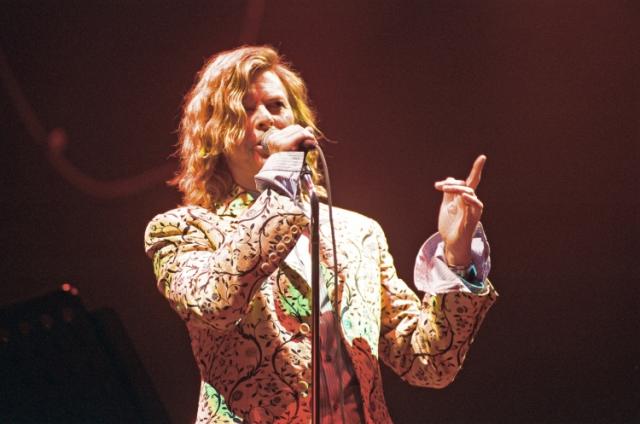 The 20 Best David Bowie Outfits, Ranked