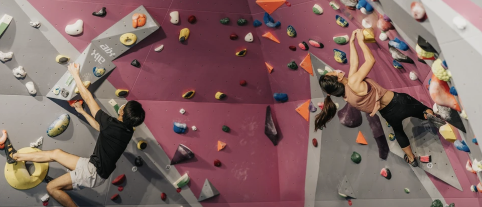 PHOTO: Klook. Indoor Bouldering Gym by Boulder Movement in Downtown and Tai Seng