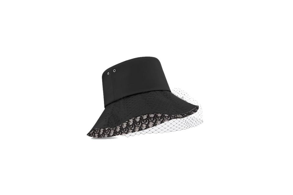 Dior Teddy-D Large Brim Bucket Hat with Veil HK$6.700 