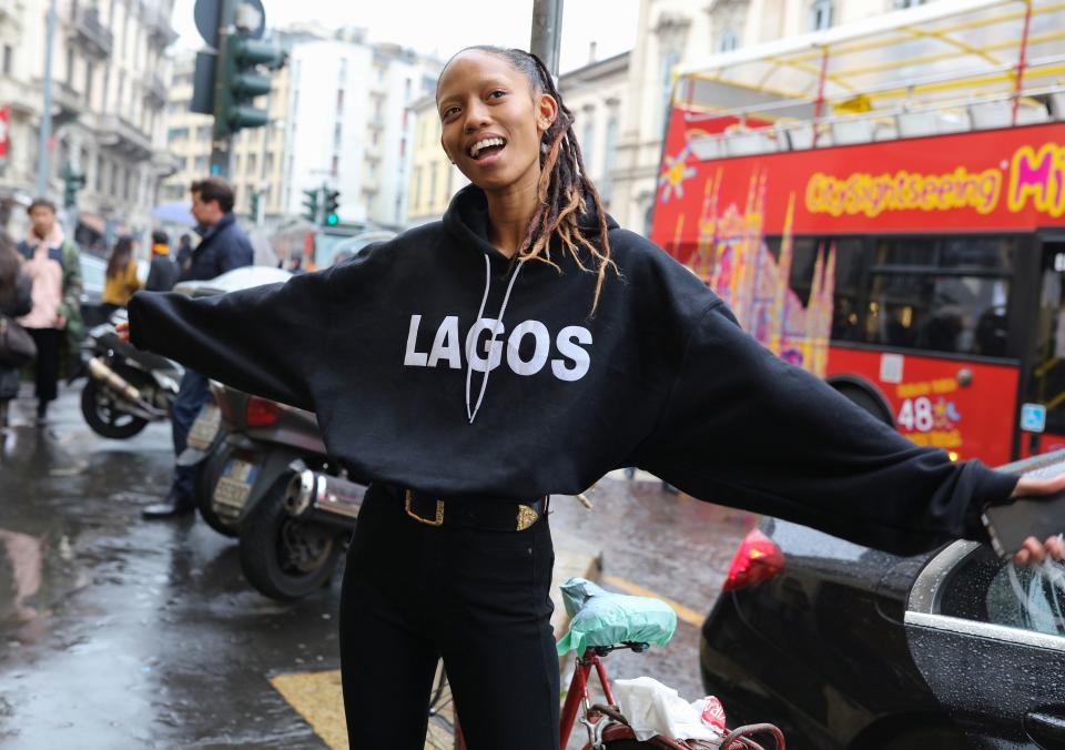 Phil Oh captures the best street style beauty looks of Milan Fashion Week Fall 2018, from twin pink bobs to kitschy plastic hair accessories.