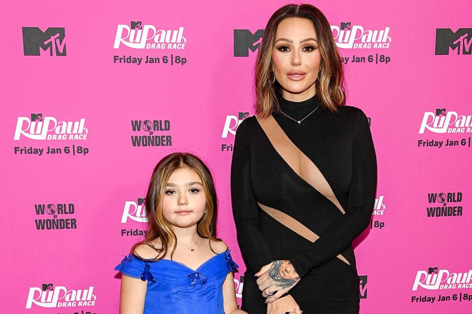 Jenni JWoww Farley Enjoys Night Out With Daughter Meilani At RuPaul S   Cef2d1aad394bf962491ddc57691c5de