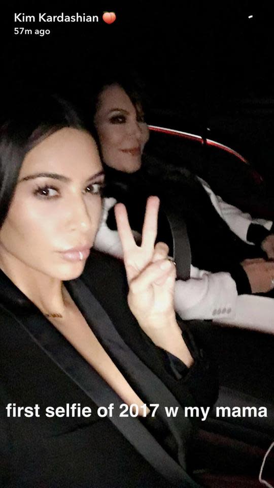 Kim Kardashian is wearing a lip ring in her first selfie of 2017. (Photo: Kim Kardashian)