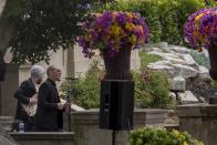 <p>Bennington sang Hallejuiah at the funeral of his friend and Soundgarden singer Chris Cornell. (Getty) </p>