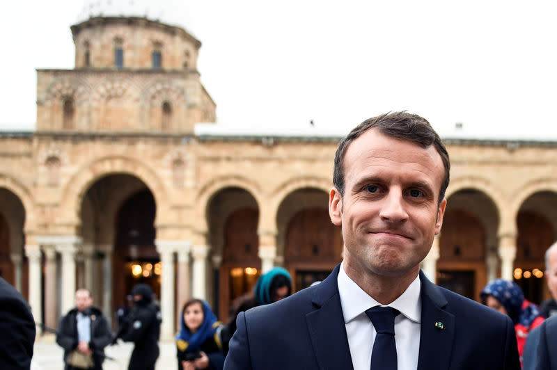 Emmanuel Macron, dont la mise en garde contre toute "invasion" turque en Syrie a suscité l'indignation d'Ankara, s'est dit jeudi "rassuré" par la Turquie concernant la nature de l'offensive militaire en cours contre les Kurdes dans la région d'Afrin en Syrie. /Photo prise le 1er février 2018/REUTERS/Eric Feferberg