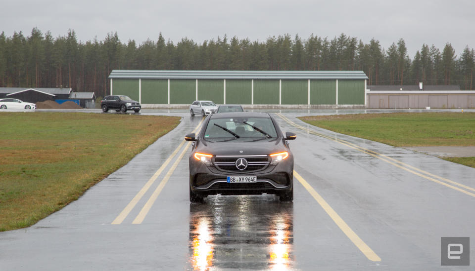 Mercedes-Benz ECQ 400 4MATIC first drive