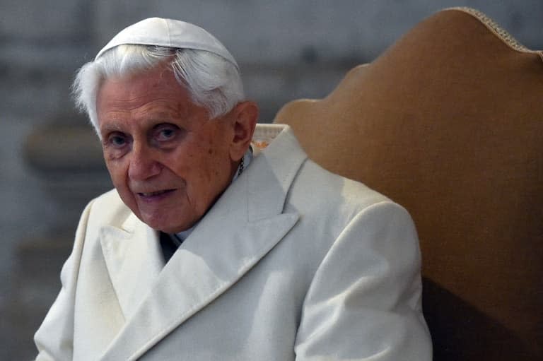 L'ancien pape Benoît XVI à la Basilique Saint-Pierre, le 8 décembre 2015 au Vatican - Vincenzo PINTO © 2019 AFP