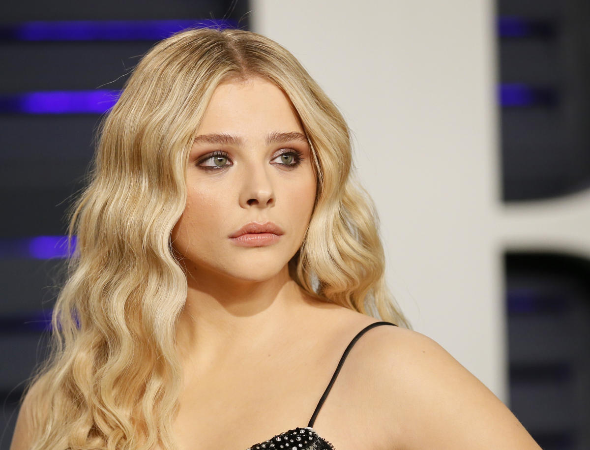 Chloë Grace Moretz Once Accidentally Ripped All Her Lashes Out