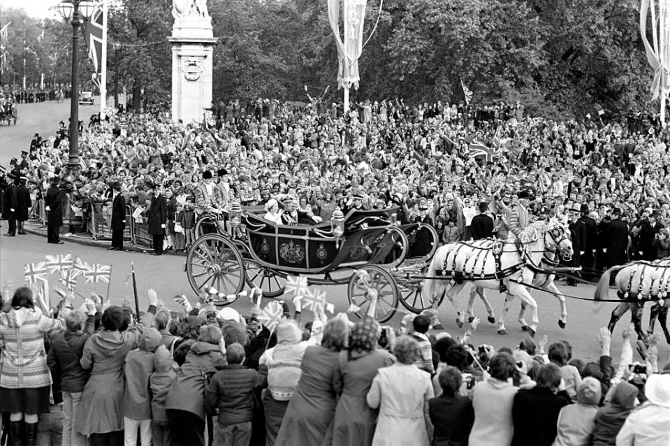 Elizabeth II, la voie royale