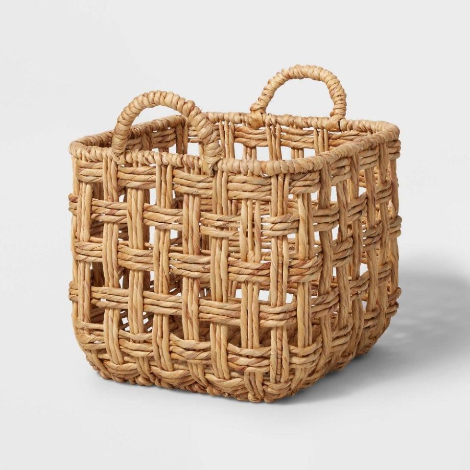 <p><a href="https://go.redirectingat.com?id=74968X1596630&url=https%3A%2F%2Fwww.target.com%2Fp%2Flarge-twisted-open-checkered-weave-milk-crate-natural-brightroom-8482%2F-%2FA-83378344&sref=https%3A%2F%2Fwww.housebeautiful.com%2Fshopping%2Fbest-stores%2Fa44689007%2F18-things-designers-always-buy-at-target%2F" rel="nofollow noopener" target="_blank" data-ylk="slk:Shop Now;elm:context_link;itc:0;sec:content-canvas" class="link ">Shop Now</a></p><p>Large Twisted Open Checkered Weave Milk Crate Natural - Brightroom™</p><p>target.com</p><p>$20.00</p>