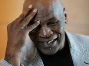 <p>Er ist einer der bekanntesten Boxer aller Zeiten: Mike Tyson. Doch das Geld, das er im Sport verdiente, floss ihm schnell durch die Hände. In seiner 20-jährigen Karriere hat er angeblich 400 Millionen Dollar verdient. 2003 meldete er den Bankrott an. Ausgaben wie eine 2 Millionen Dollar teure Badewanne trugen wohl dazu bei. (Bild-Copyright: Kamran Jebreili/AP Photo) </p>