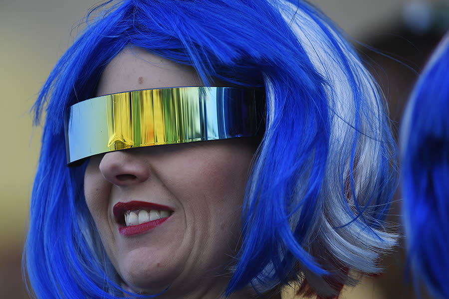 <p>Australia</p><p>This Australian fan donned a futuristic look to cheer on her team against Russia. (Photo: Getty Images)</p>