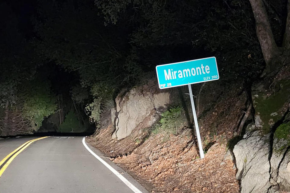 Miramonte sign by a road at night. (Fresno County Sheriff's Office / via Facebook)