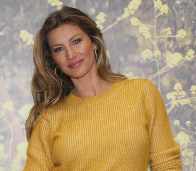 Gisele Bündchen smiling