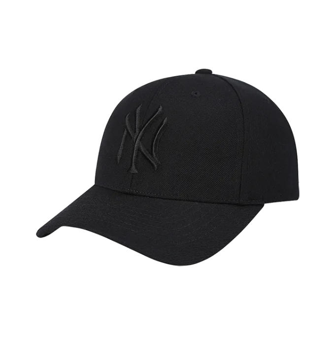 MLB Shadow Structure Ball Cap New York Yankees. (PHOTO: Lazada Singapore)