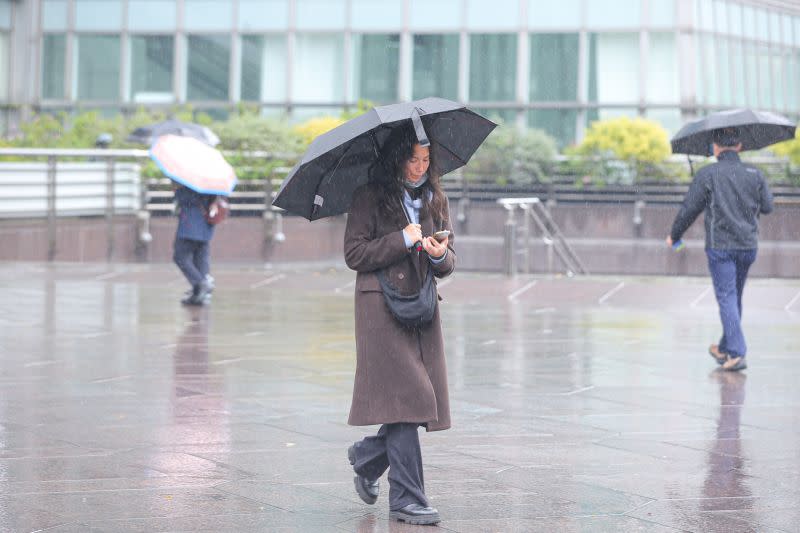 ▲昨今兩天受梅雨季第一波鋒面影響，全台各地降雨情況明顯許多，累積較多雨量的主要是中部地區。（圖／記者葉政勳攝）