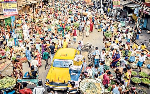 Chaos on the streets of Calcutta - Credit: GAVIN QUIRKE