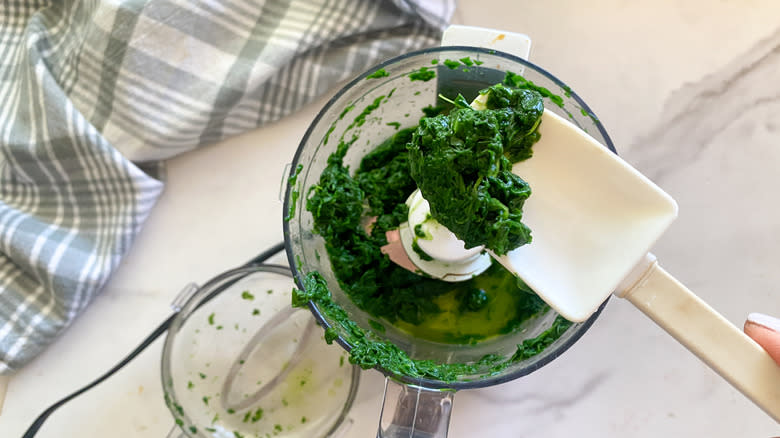 spinach in food processor