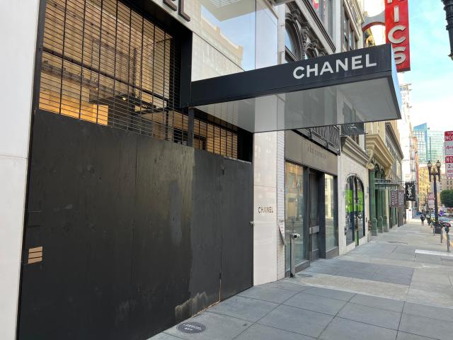 San Francisco: Luxury Stores Louis Vuitton, Nordstrom & Others Hit By  Smash-And-Grab Robbery Three Days In A Row