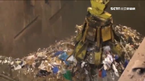 新北市長侯友宜4月底大力稽查廢棄物處理場。