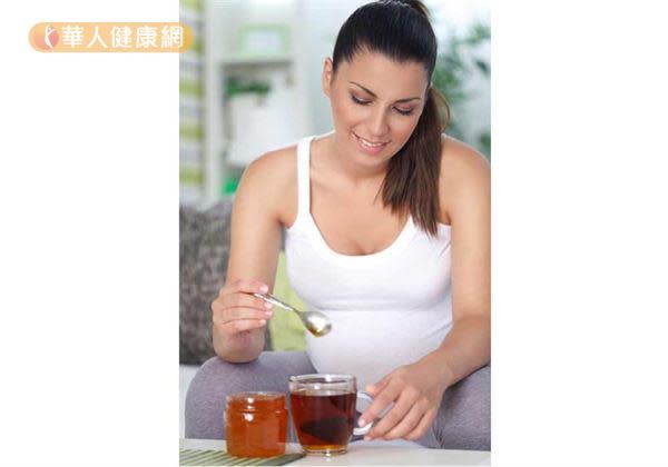 孕媽咪在懷孕期間應禁止食用蜂蜜，才不會對胎兒的健康產生不利？