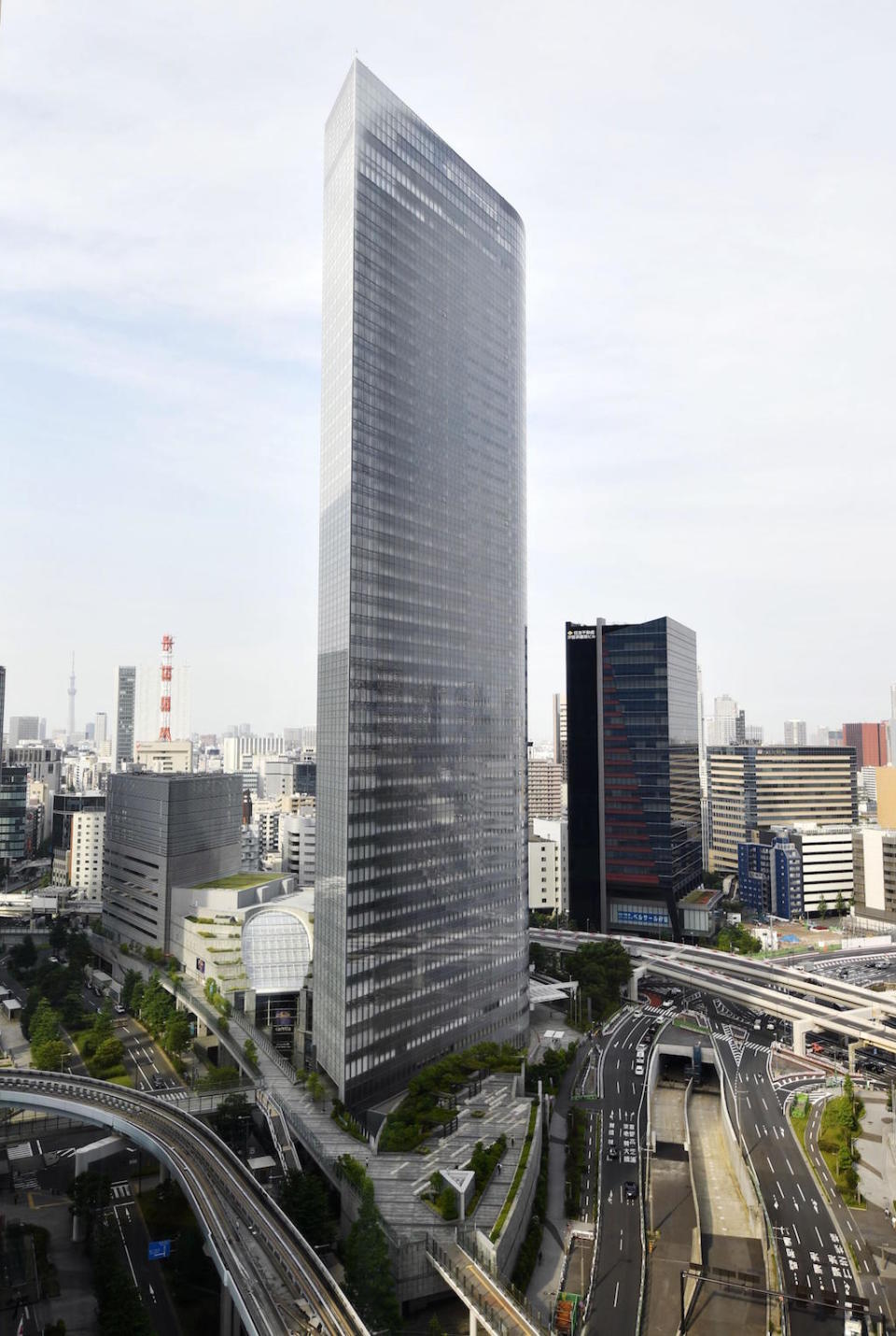 Le Dentsu Building à Tokyo (1998)