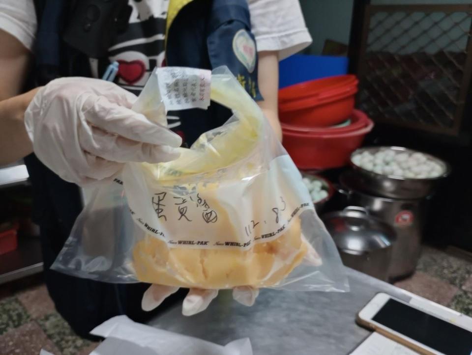 中壢忠貞市場越南法國麵包抽檢。桃園市衛生局提供