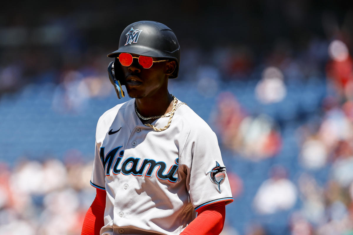 Marlins CF Chisholm exits with injury after steal attempt - The