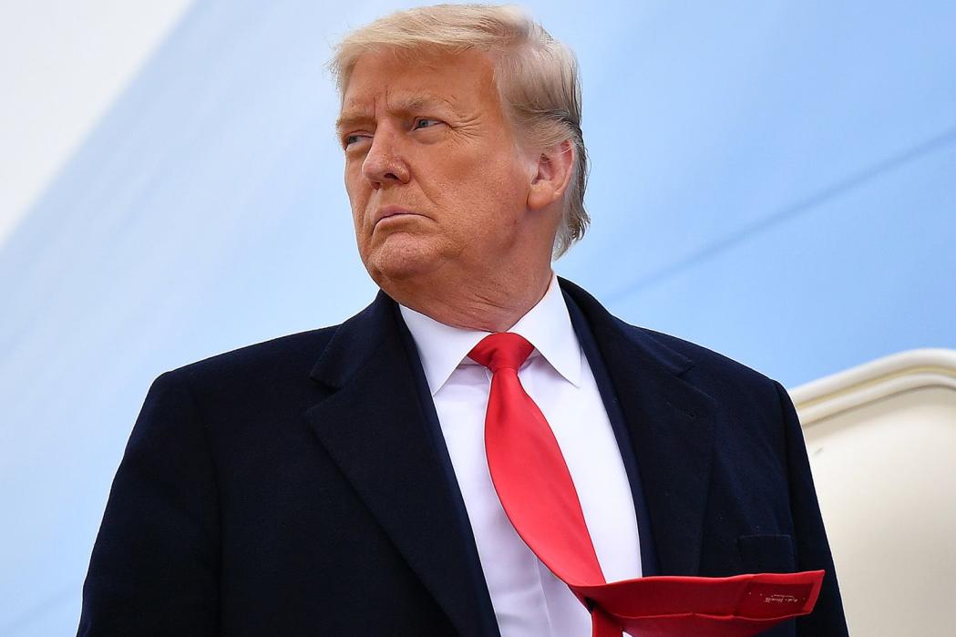 US President Donald Trump boards Air Force One before departing Harlingen, Texas on January 12, 2021. (Photo by MANDEL NGAN / AFP) (Photo by MANDEL NGAN/AFP via Getty Images)